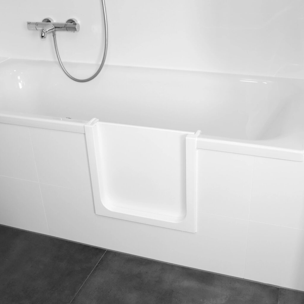 Badewanne mit eingebauter Flexo Wannentür